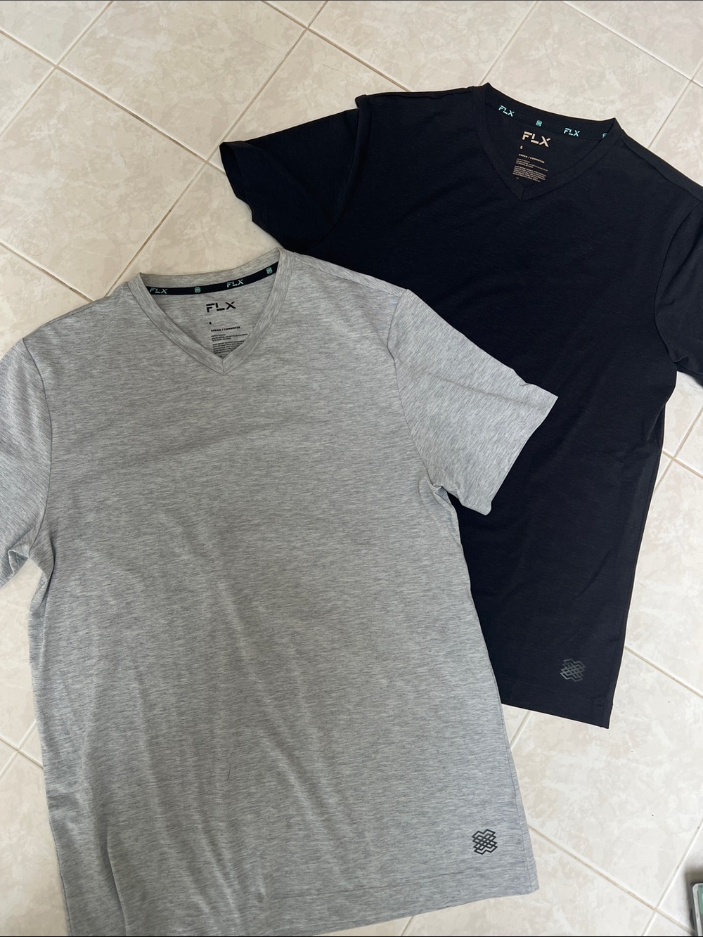 FLX Men’s V-Neck Short Sleeve Shirt - Gray & Black
